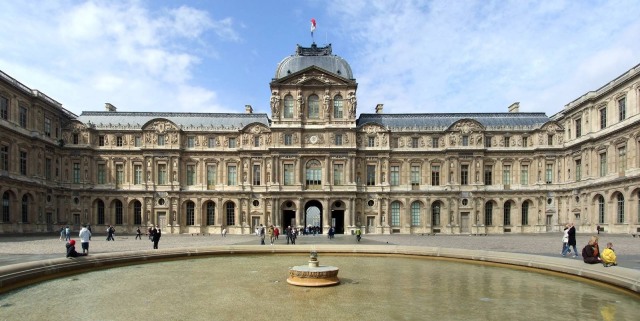 Louvre_p1_1600_x_1200